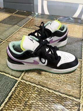Nike Jumpman Low-Top Sneakers in White, Black & Purple with Mint Trim